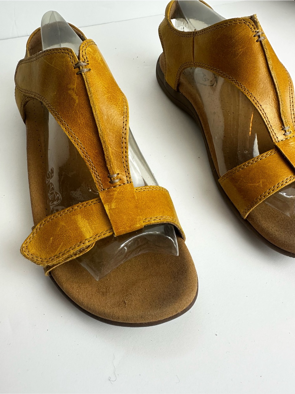 Taos The Show Leather T Strap Sandal Women’s 9 Yellow Casual Comfort Support - Picture 7 of 10